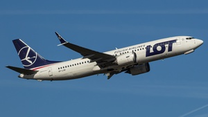 Photo of SP-LVR - Boeing 737 MAX 8 operated by LOT Polish Airlines