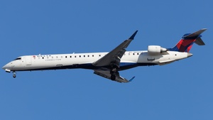 N913XJ - Bombardier CRJ-900LR