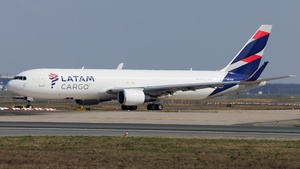 Photo with serial 35696 - Boeing 767-316(ER)(BCF)