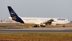 Photo of D-AIGW - Airbus A340-313 operated by Lufthansa