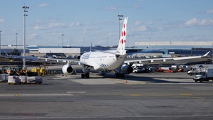 OO-SFE - Airbus A330-343