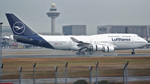 Photo of D-ABVY - Boeing 747-430 operated by Lufthansa
