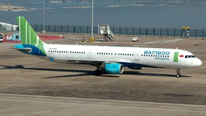 Photo of VN-A585 - Airbus A321-211 operated by Bamboo Airways