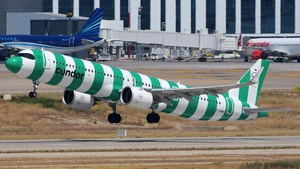 Photo of D-ANMX - Airbus A321-271NX operated by Condor