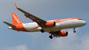 G-EJCV - Airbus A320-214