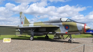 XS417 - English Electric Lightning T.5
