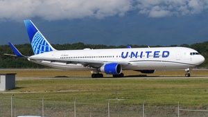 N642UA - Boeing 767-322(ER)