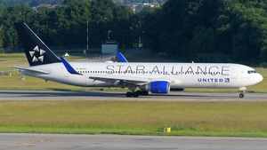 Photo of N653UA - Boeing 767-322(ER) operated by United Airlines