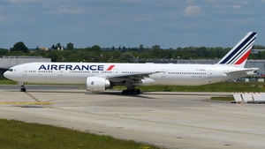 F-GSQC - Boeing 777-328(ER)