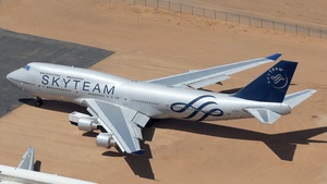 Photo of N373JX - Boeing 747-409 operated by JetOneX