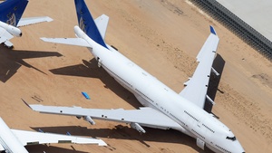 Photo of N180UA - Boeing 747-422 operated by United Airlines