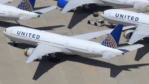N217UA - Boeing 777-222(ER)