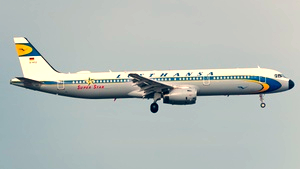 Photo of D-AISZ - Airbus A321-231 operated by Lufthansa