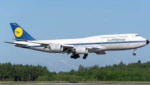 Photo of D-ABYT - Boeing 747-830 operated by Lufthansa