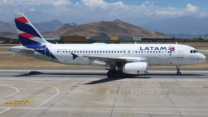 CC-BAF - Airbus A320-232