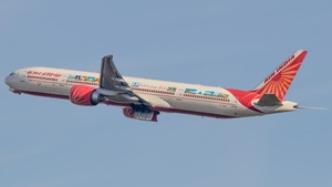 Photo of VT-ALN - Boeing 777-337(ER) operated by Air India