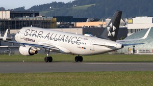Photo of D-AIUA - Airbus A320-214 operated by Lufthansa