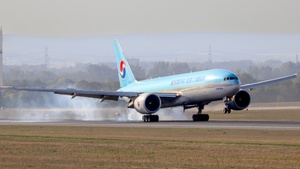 HL8251 - Boeing 777-FB5