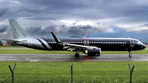 Photo of G-OATW - Airbus A321-253NX operated by Titan Airways