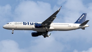 Photo of AP-BMP - Airbus A321-211 operated by Airblue
