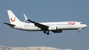 Photo of G-TUKR - Boeing 737-8K5 operated by TUI Airways