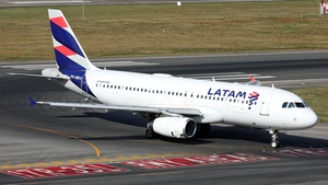 Photo of PR-MBA - Airbus A320-232 operated by LATAM Airlines Brasil