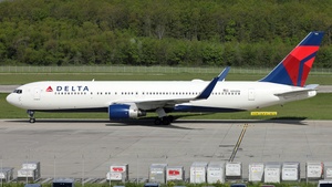 Photo of N194DN - Boeing 767-332(ER) operated by Delta Air Lines