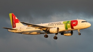 Photo of CS-TNW - Airbus A320-214 operated by TAP Air Portugal