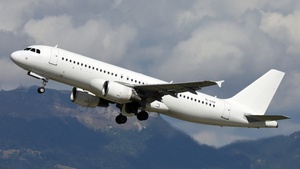 Photo of YL-LCU - Airbus A320-214 operated by easyJet (opb SmartLynx Airlines)