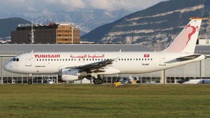 Photo with serial 370 - Airbus A320-211