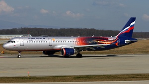 VP-BTL - Airbus A321-211