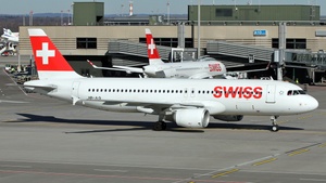 HB-JLQ - Airbus A320-214