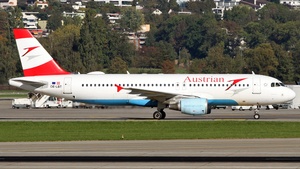 OE-LBT - Airbus A320-214