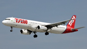 Photo of PT-MXC - Airbus A321-231 operated by LATAM Airlines Brasil