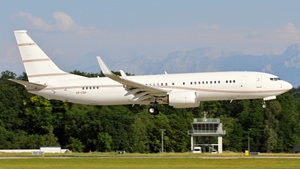 Photo with serial 32777 - Boeing 737-8DR(BBJ2)