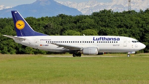 Photo of D-ABEF - Boeing 737-330 operated by Lufthansa