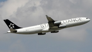 Photo of D-AIGP - Airbus A340-313 operated by Lufthansa