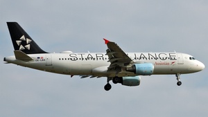 OE-LBX - Airbus A320-214