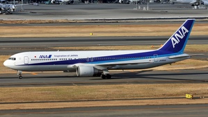 JA8669 - Boeing 767-381