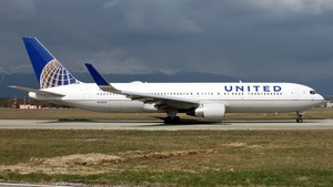 Photo of N648UA - Boeing 767-322(ER) operated by United Airlines