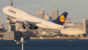 Photo of D-ABYU - Boeing 747-830 operated by Lufthansa
