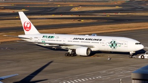 JA8984 - Boeing 777-246