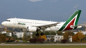 Photo of EI-IME - Airbus A319-112 operated by Alitalia