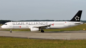 Photo of TC-JRA - Airbus A321-231 operated by Turkish Airlines