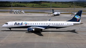 Photo of PR-AYE - Embraer ERJ-195LR operated by Azul
