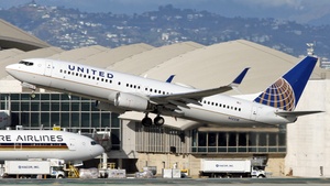 N12218 - Boeing 737-824