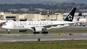 Photo of N218UA - Boeing 777-222(ER) operated by United Airlines