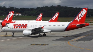 PR-MHK - Airbus A320-214