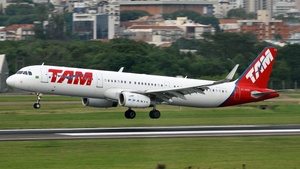 Photo of PT-MXN - Airbus A321-231 operated by LATAM Airlines Brasil