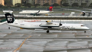 N445QX - Bombardier DHC-8-402 Dash 8 Q400